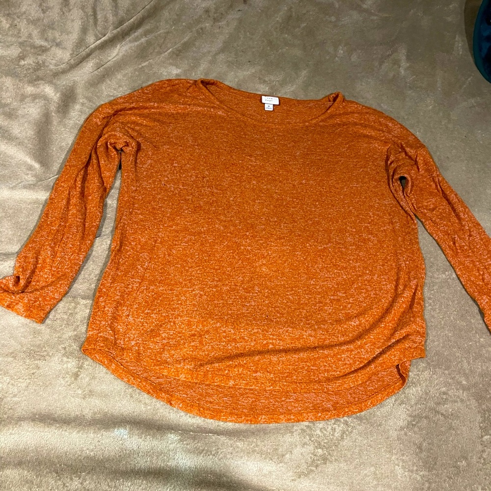 Lightweight long sleeve sweater